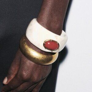 Brand New Zara PACK OF RESIN AND METAL BRACELETS